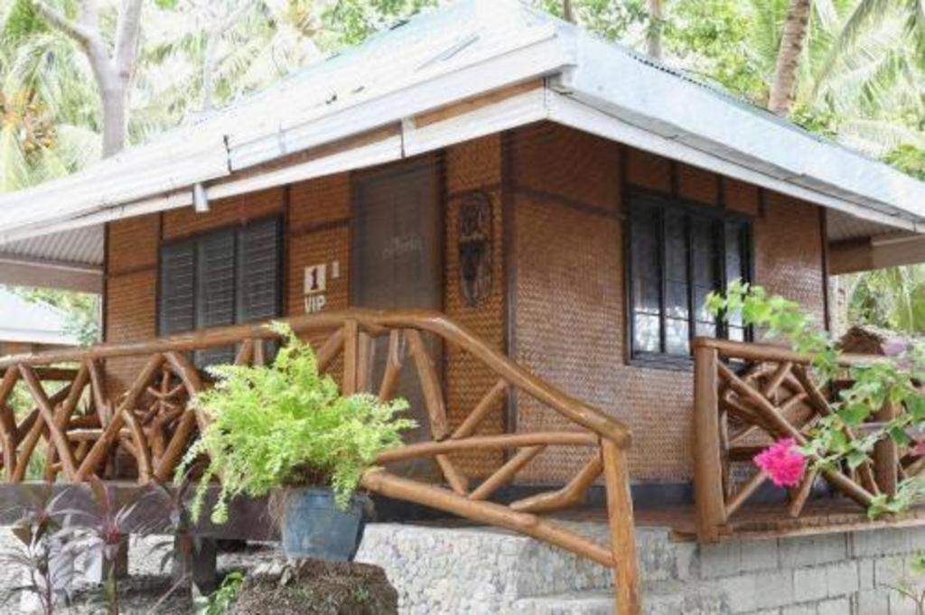 67Th Heaven Holiday Resort Lucbuan Exterior photo