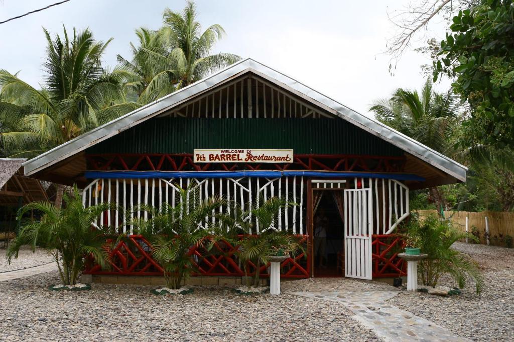 67Th Heaven Holiday Resort Lucbuan Exterior photo